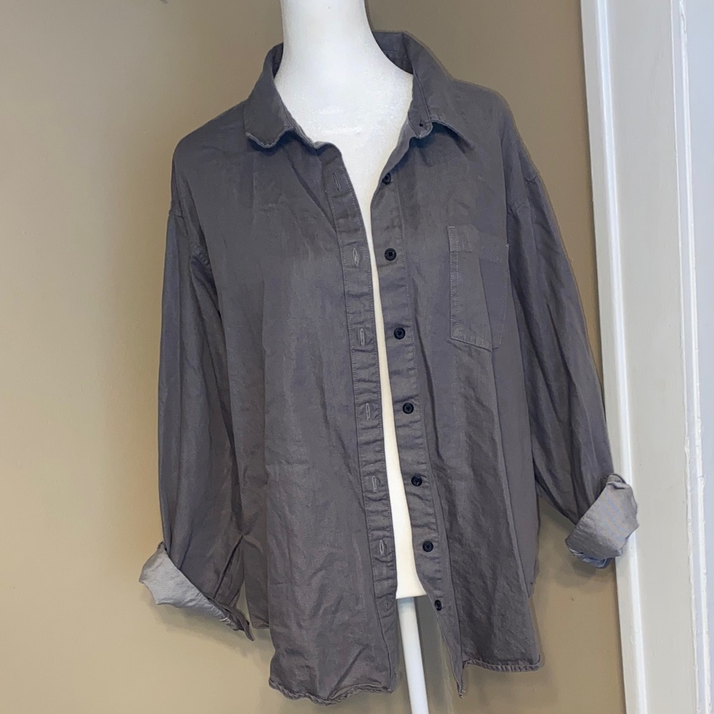 LAST CHANCE! EUC MAURICES Gray Button Down Over Shirt L